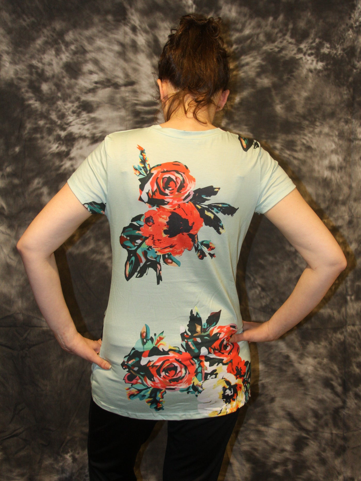 Women's Mint Floral Twist Front T-Shirt