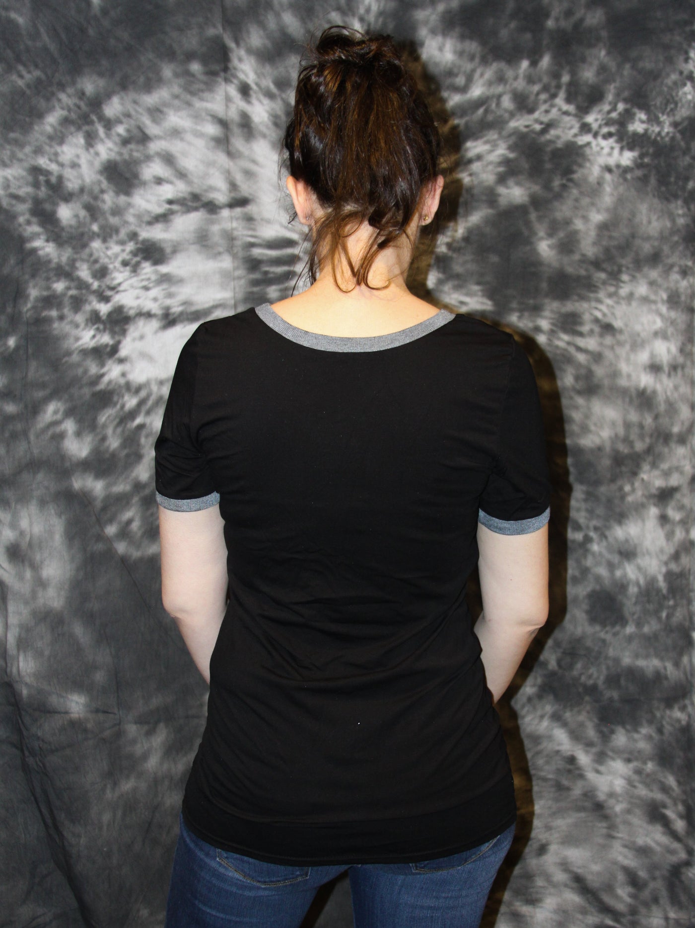 Black Basic V-Neck T-Shirt with pocket back